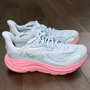 Hoka Clifton 10 Sneakers with Pink and Light Gray 9B Worn Twice Overcast/Petal